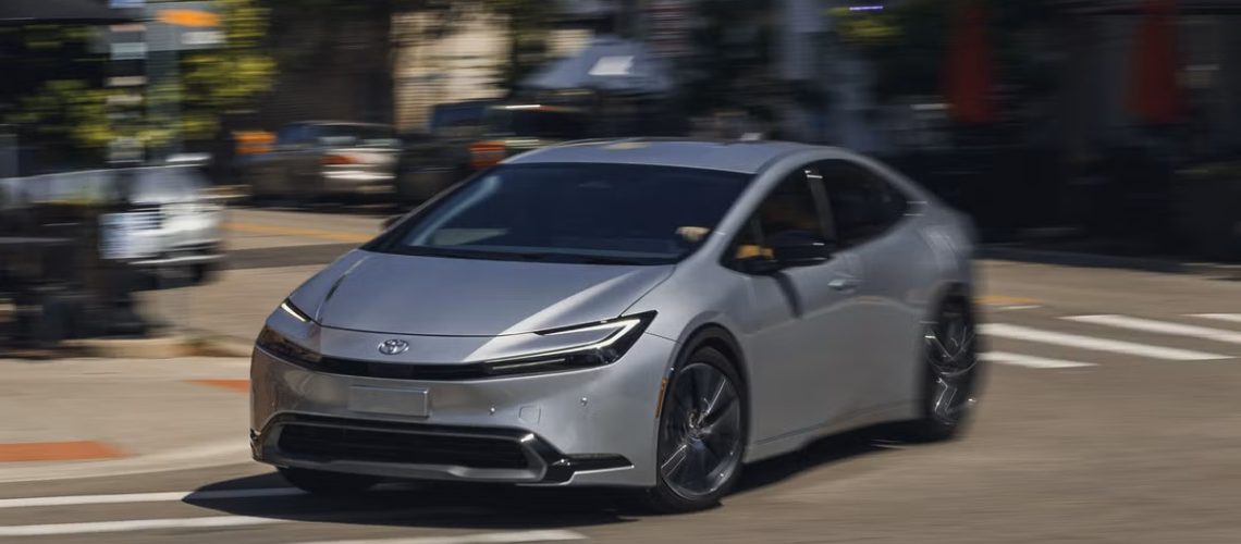 Los 5 autos del 2026 que menos gastan en carretera por menos de $35,000