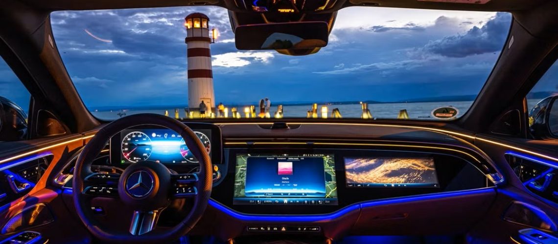 Los 5 autos del 2026 con mejor iluminación de cabina y pantallas para manejo nocturno