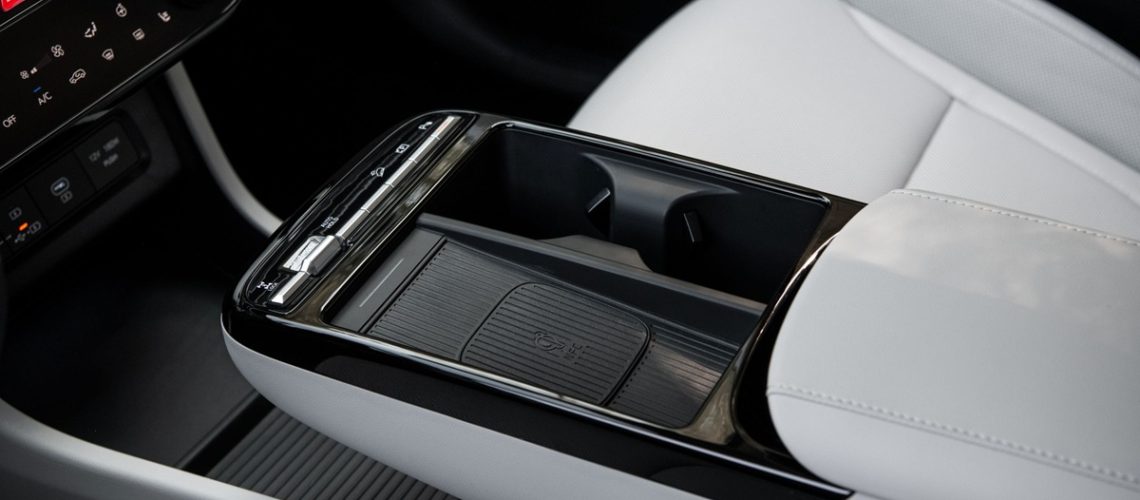 Los 5 autos del 2026 con el mejor acceso a puertos USB y cargadores en cabina