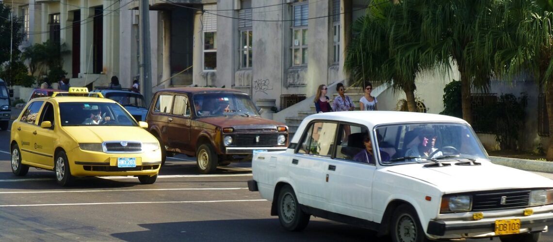 Del Kremlin a La Habana: 5 autos soviéticos que siguen rodando en Cuba